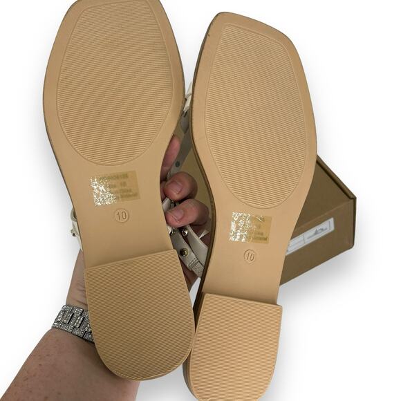 NEW Journee White Strappy Studded Sandals Size 10 Gold Beach Summer - Picture 10 of 10